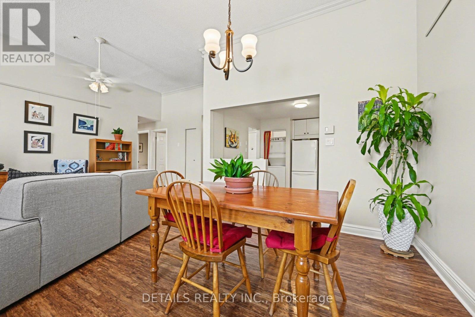 311 - 1 Rosamond Street E