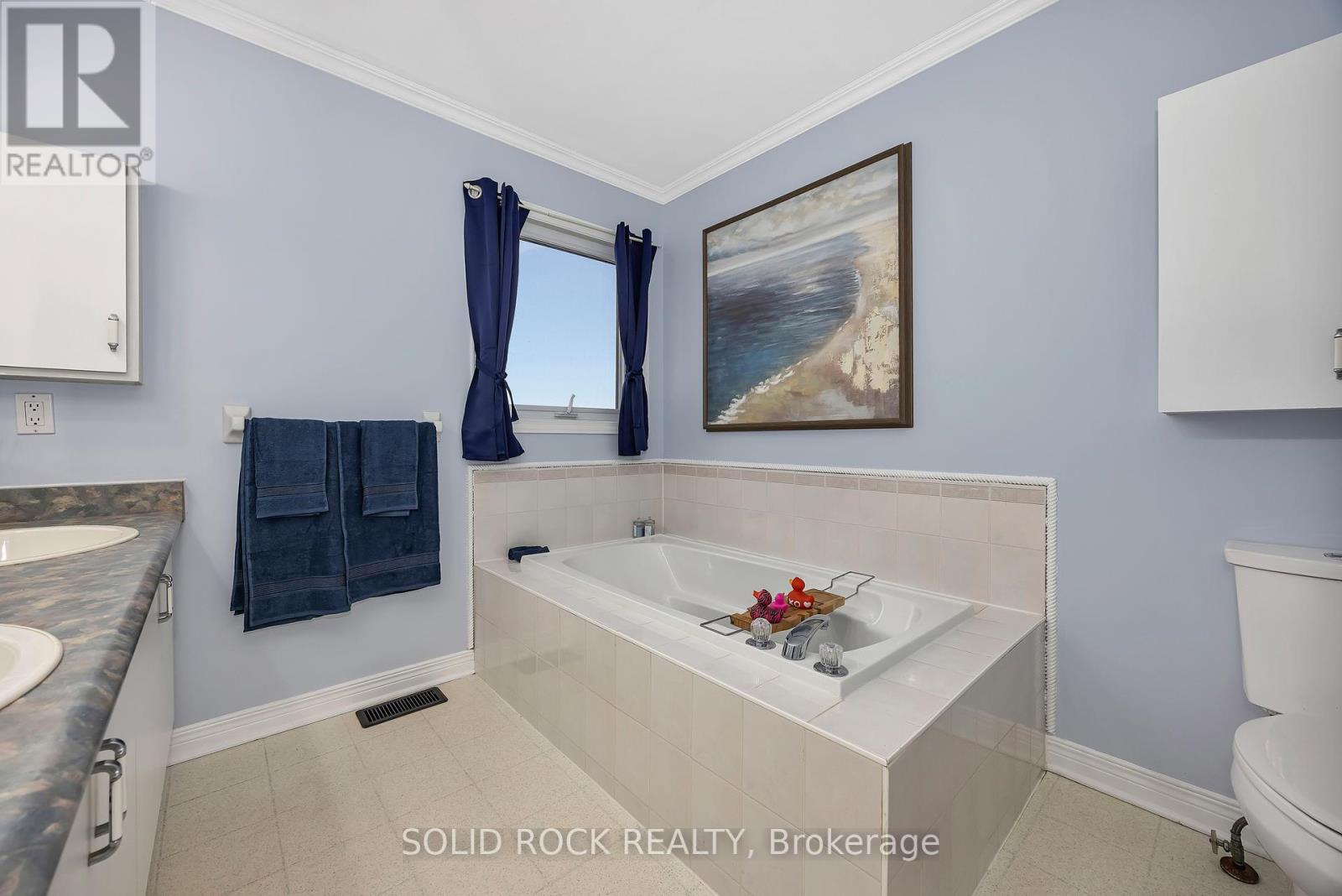 2 Newborough Crescent