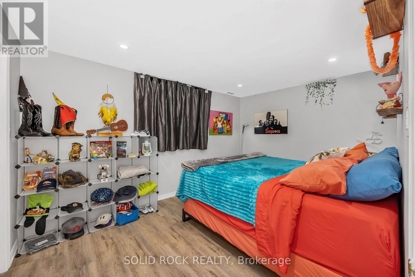 2 Newborough Crescent