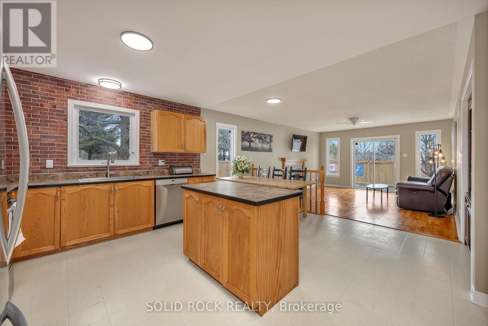 2 Newborough Crescent