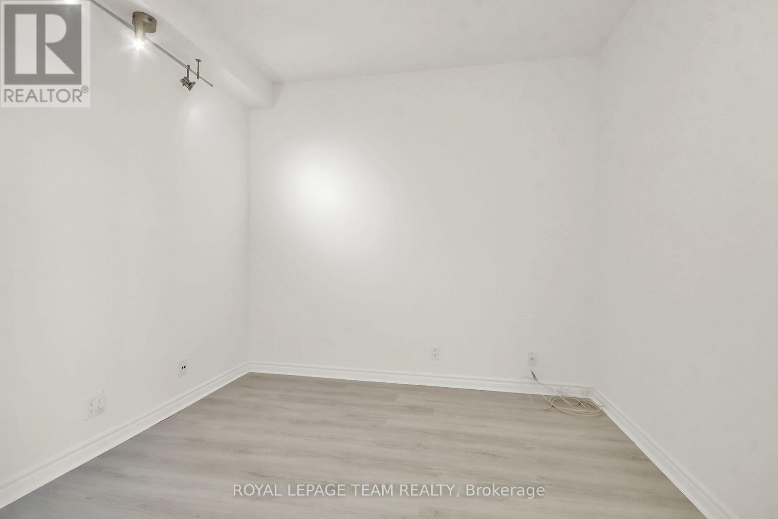 1104 - 131 Wurtemburg Street