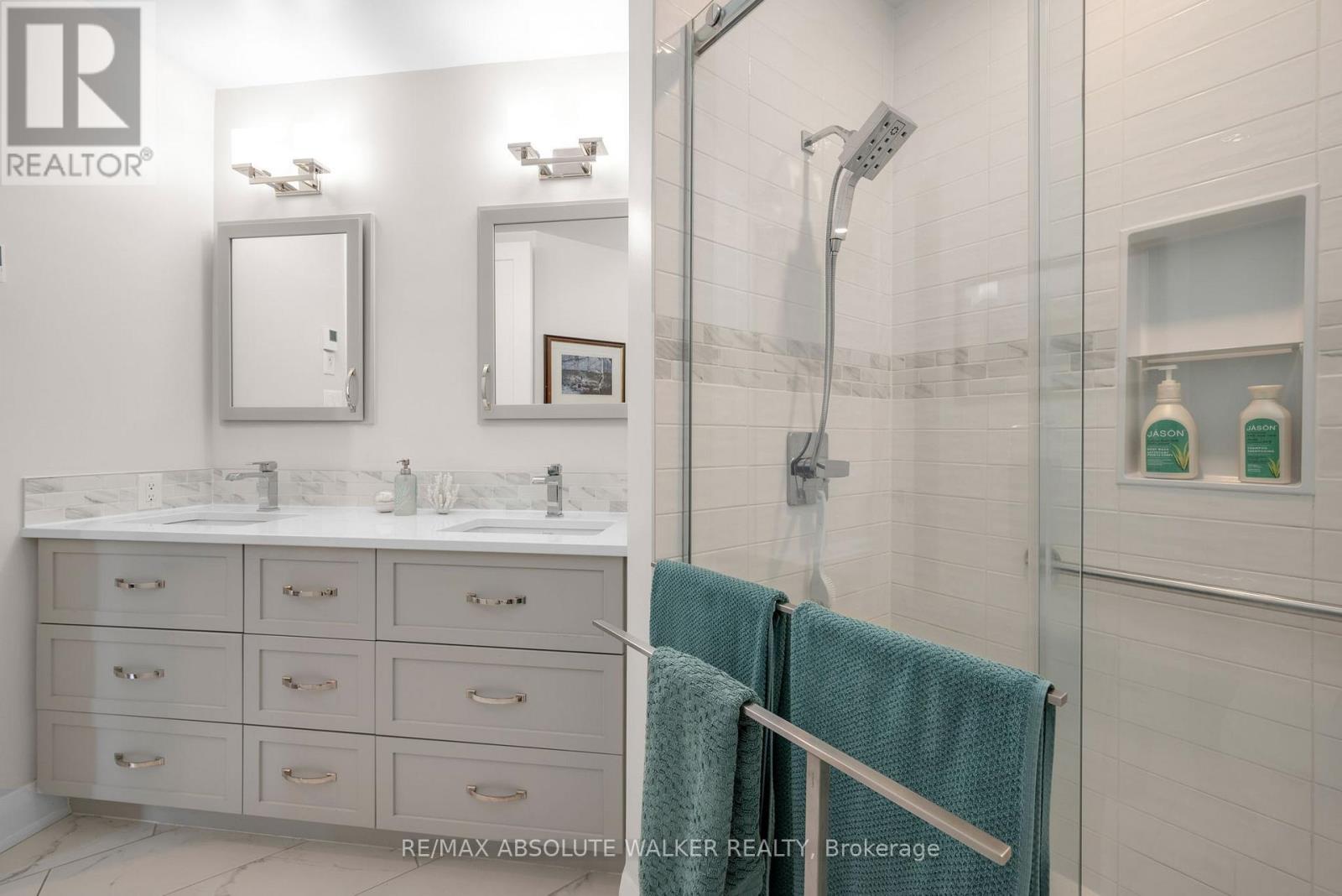 104 - 110 Cortile Private