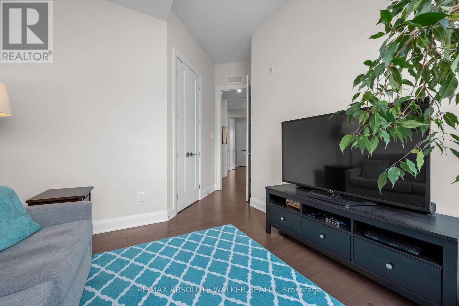 104 - 110 Cortile Private