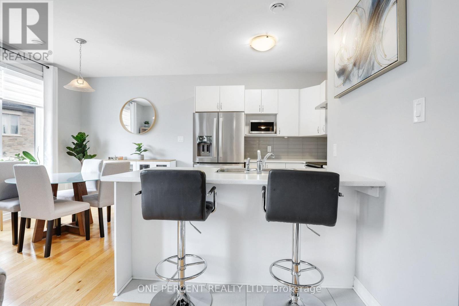 I - 735 Dearborn Private