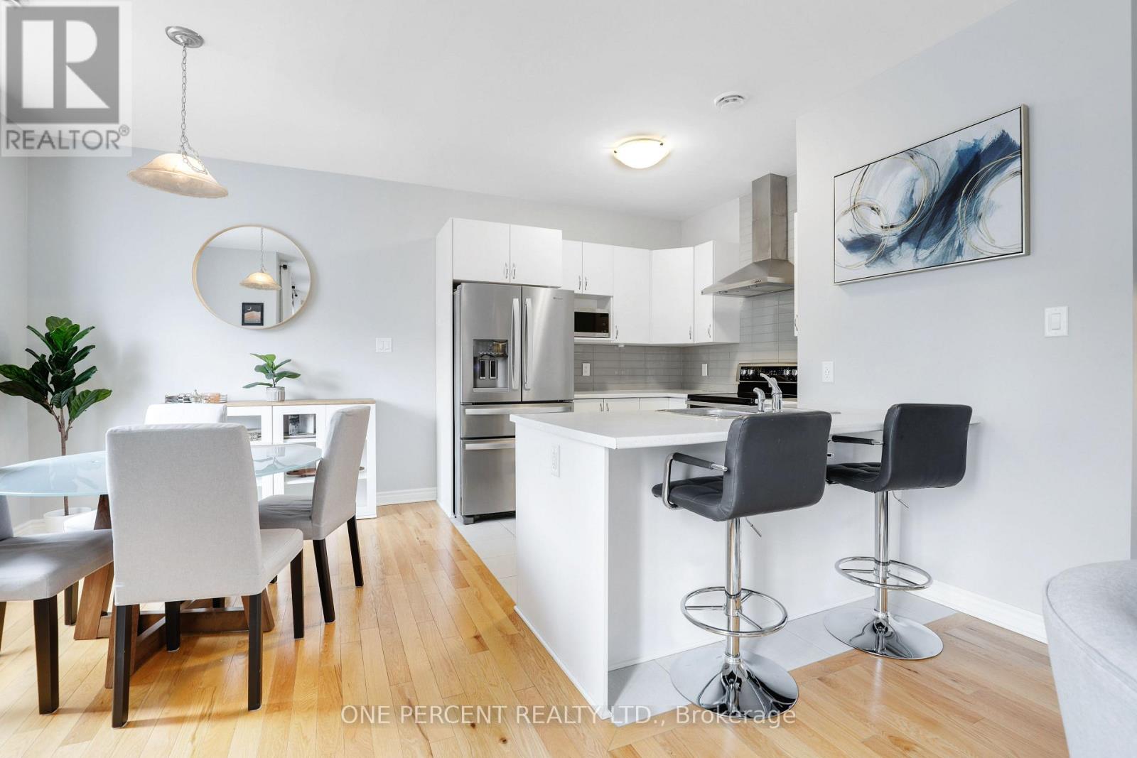 I - 735 Dearborn Private