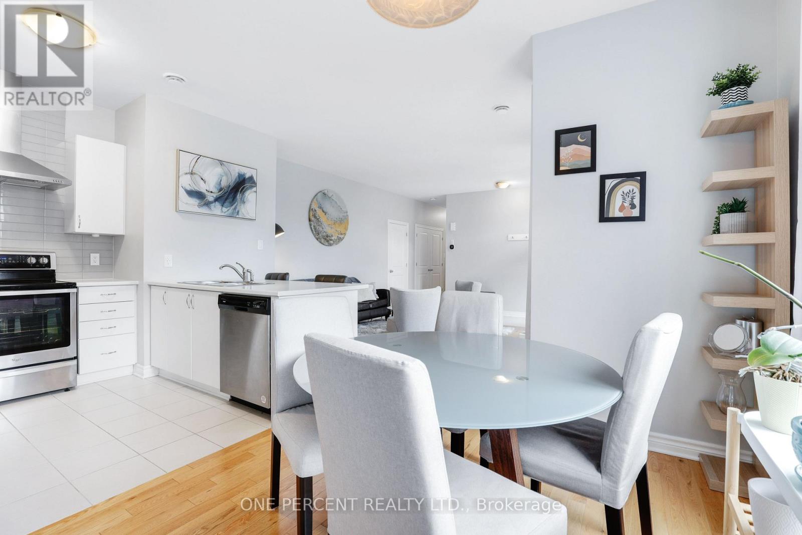 I - 735 Dearborn Private