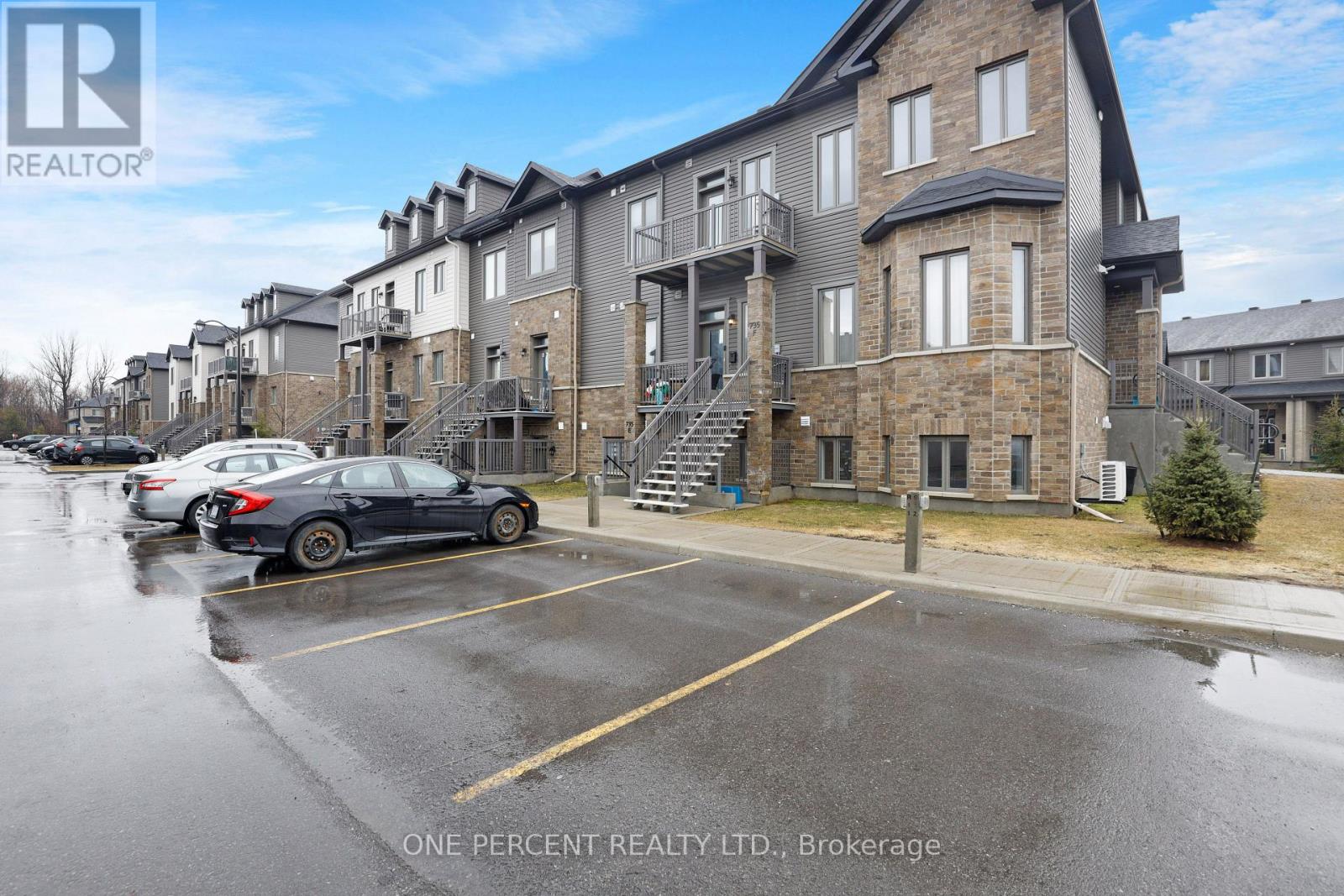 I - 735 Dearborn Private