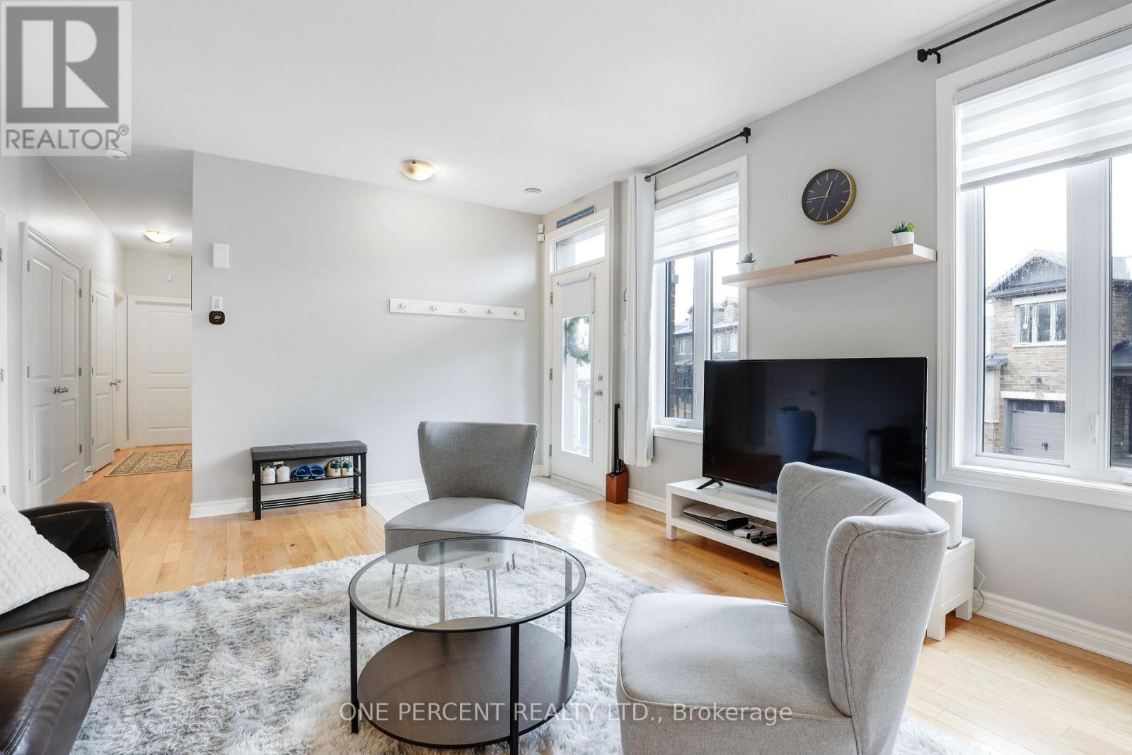 I - 735 Dearborn Private