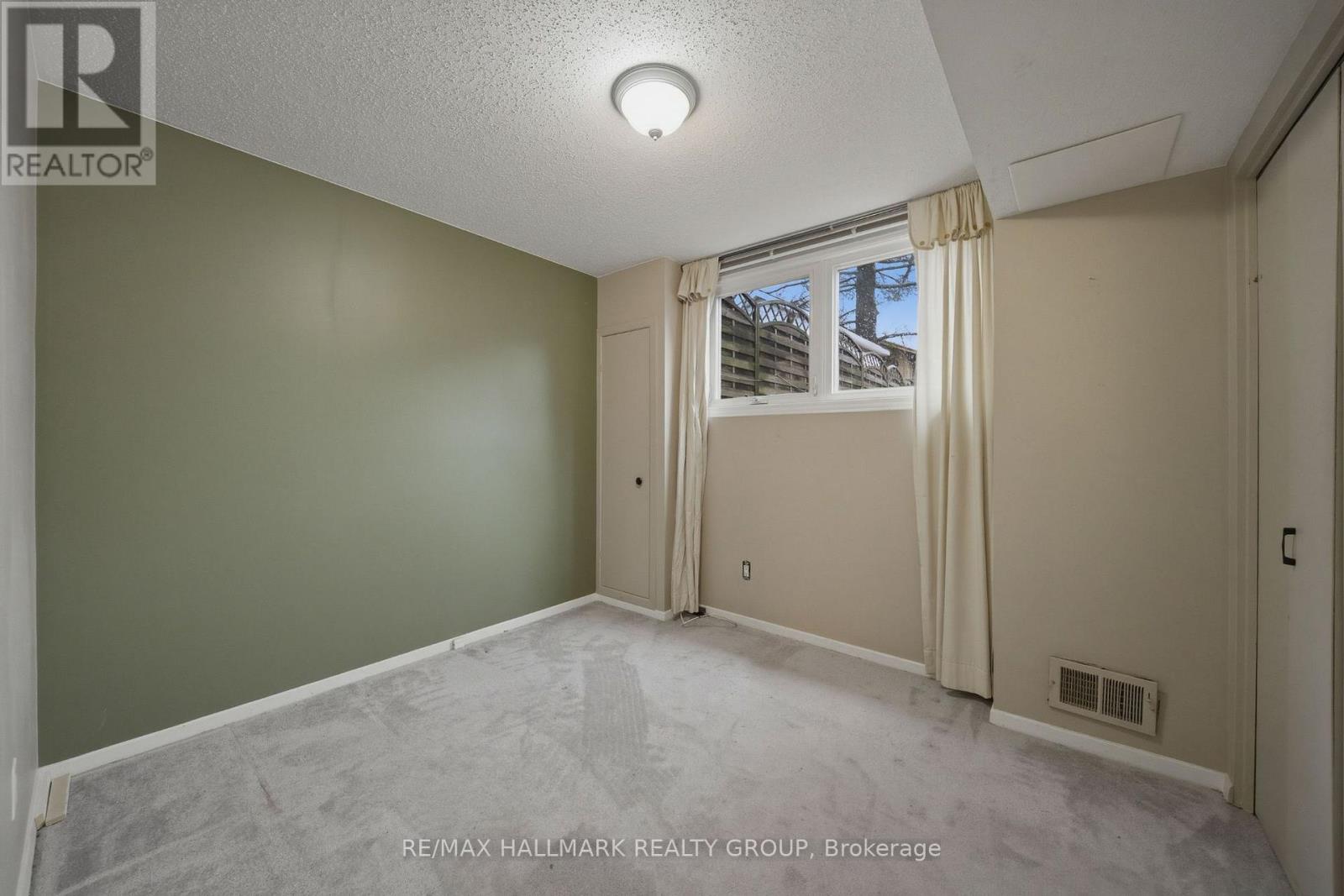 69 Woodmount Crescent