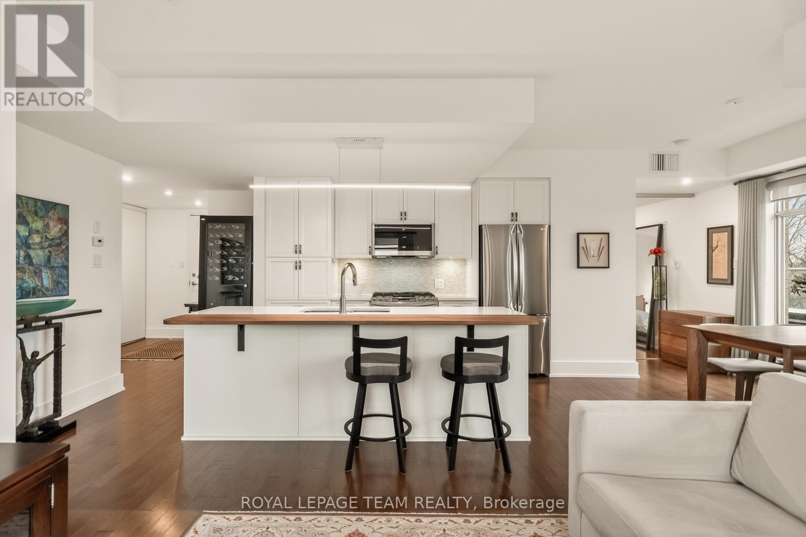 503 - 131 Holland Avenue