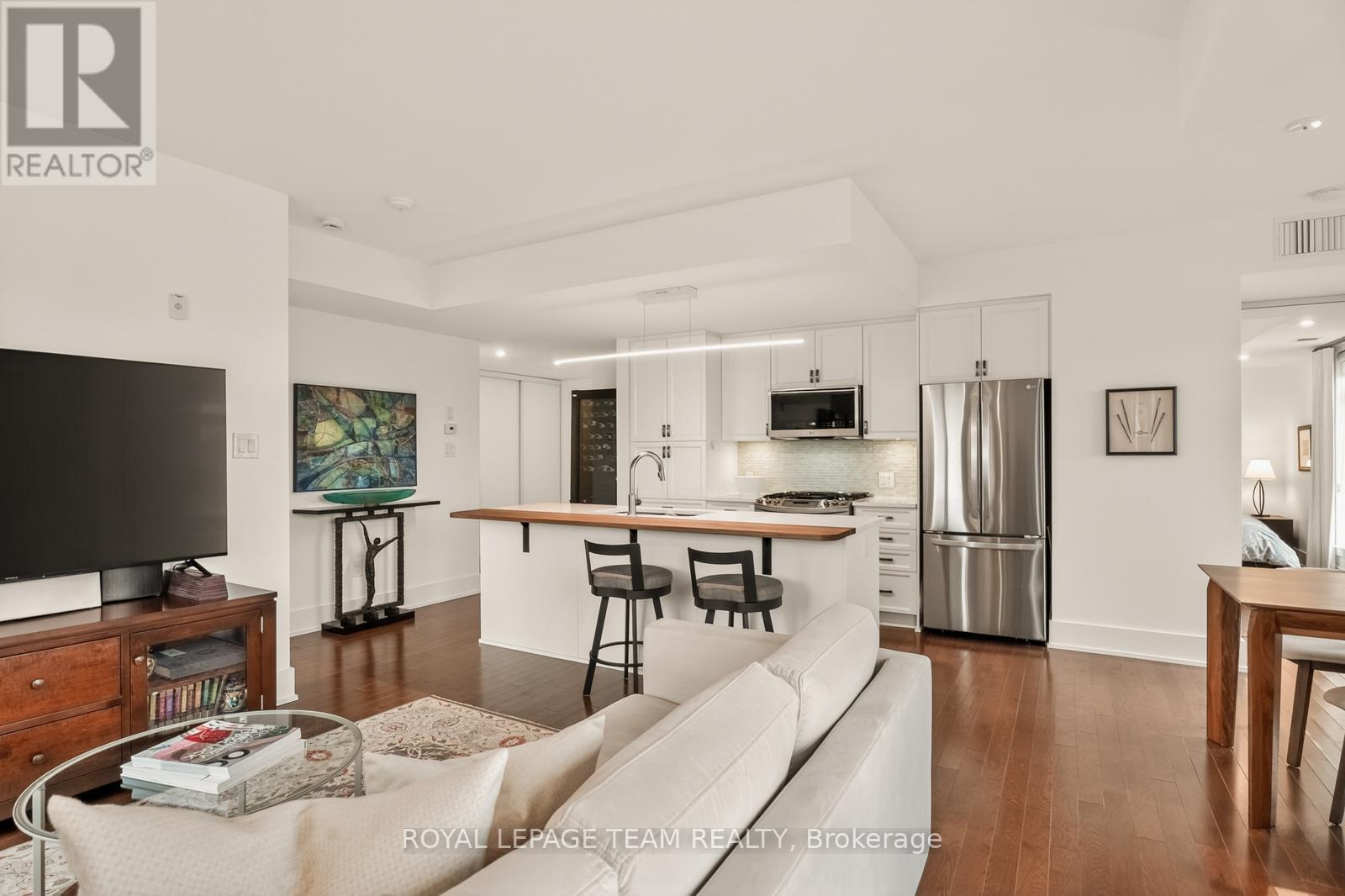 503 - 131 Holland Avenue