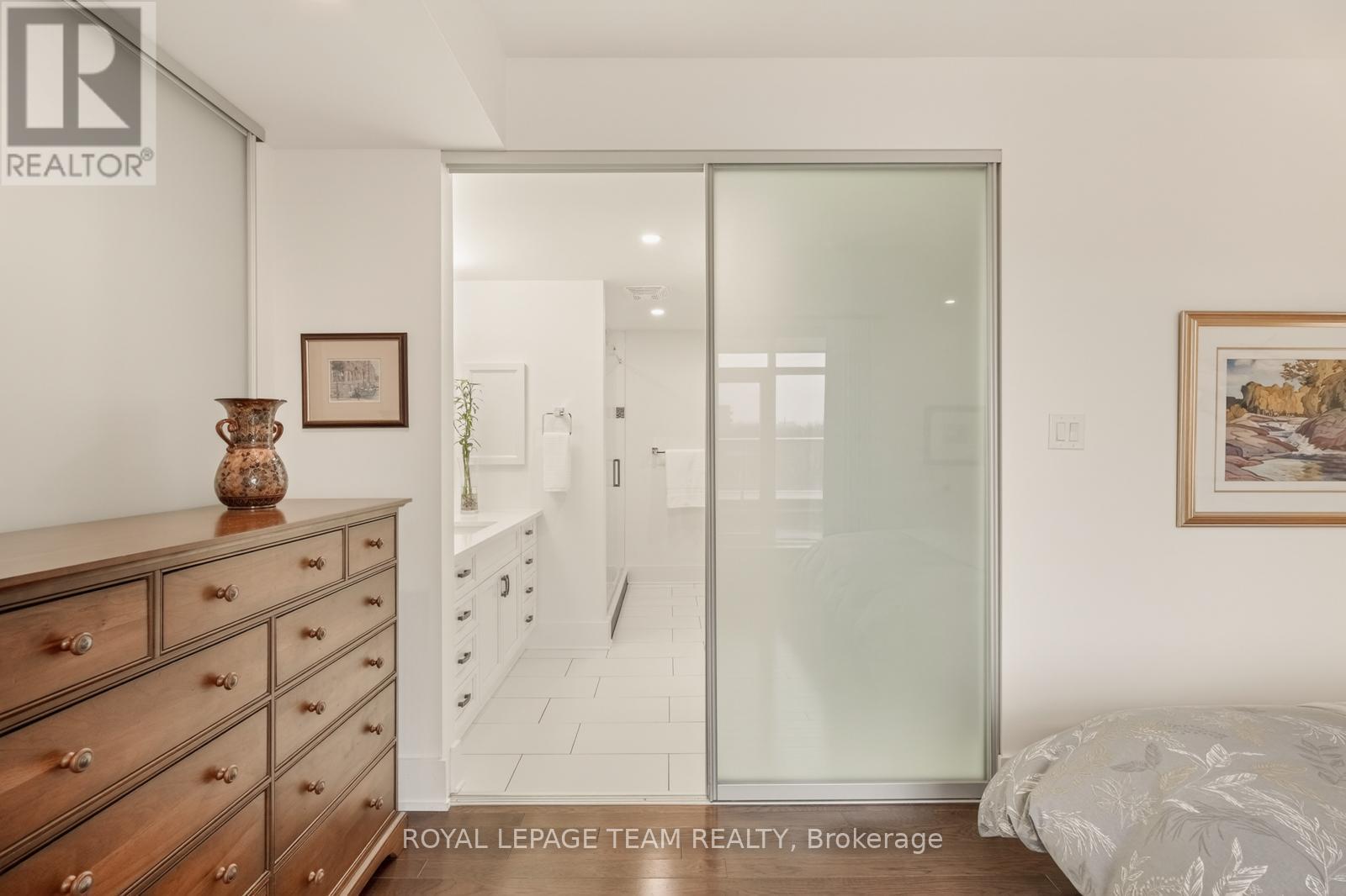 503 - 131 Holland Avenue