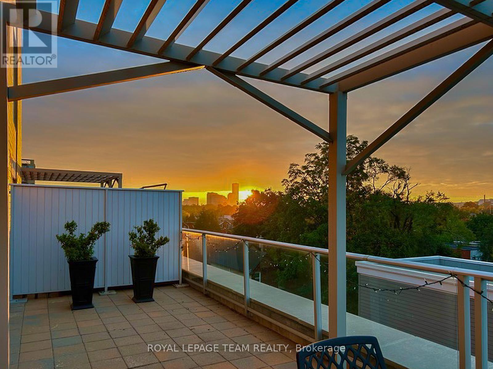 503 - 131 Holland Avenue