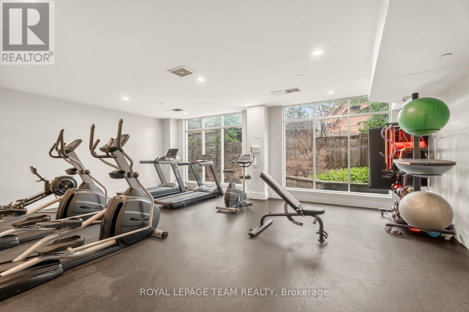 503 - 131 Holland Avenue