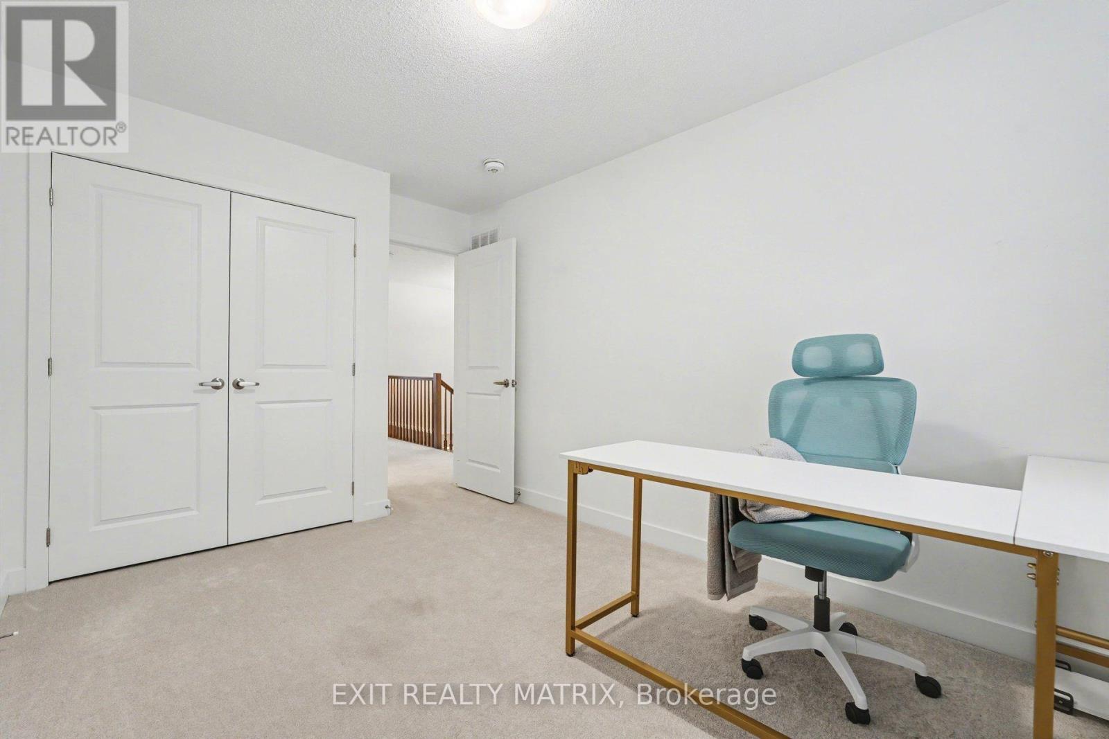 656 Putney Crescent W