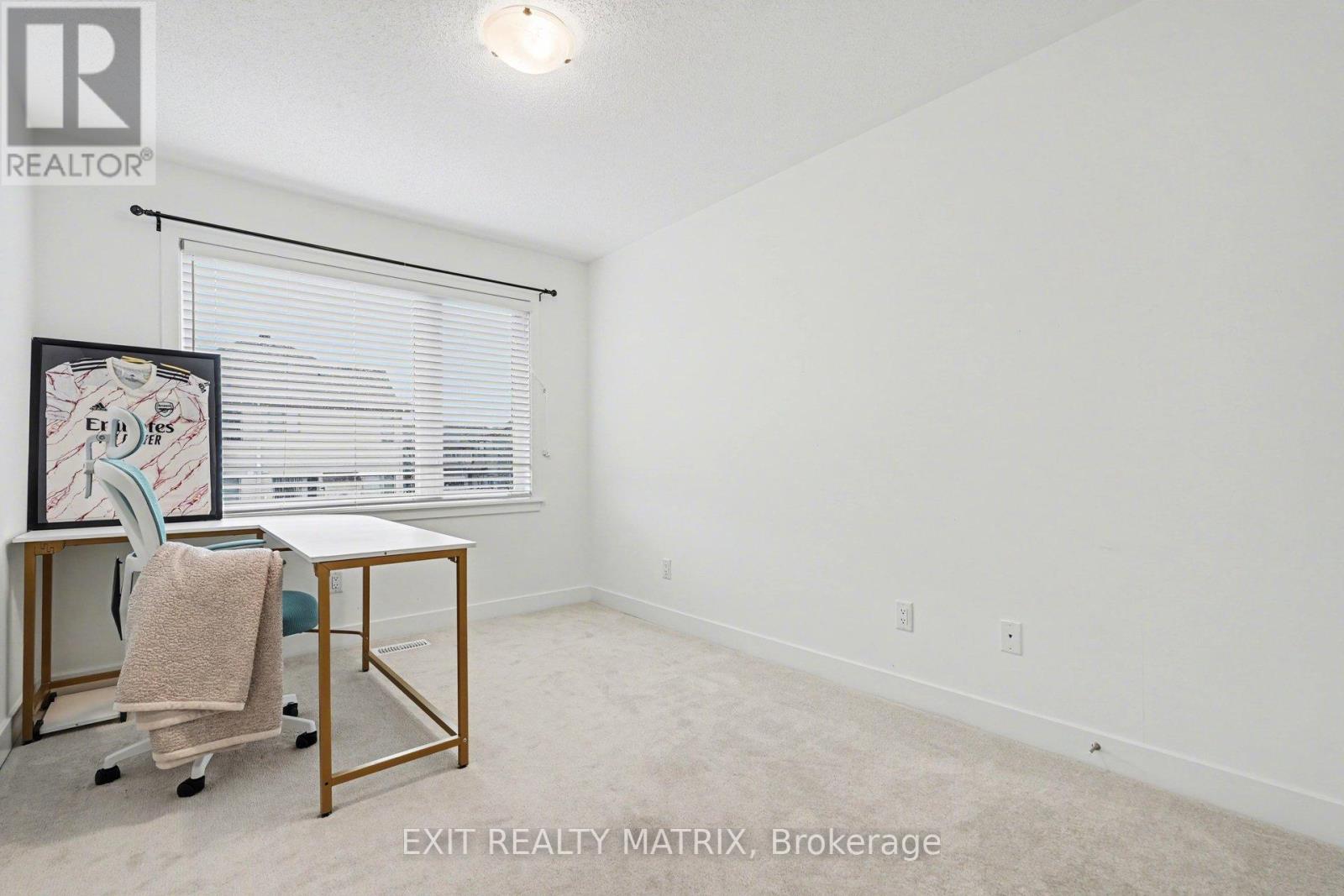 656 Putney Crescent W