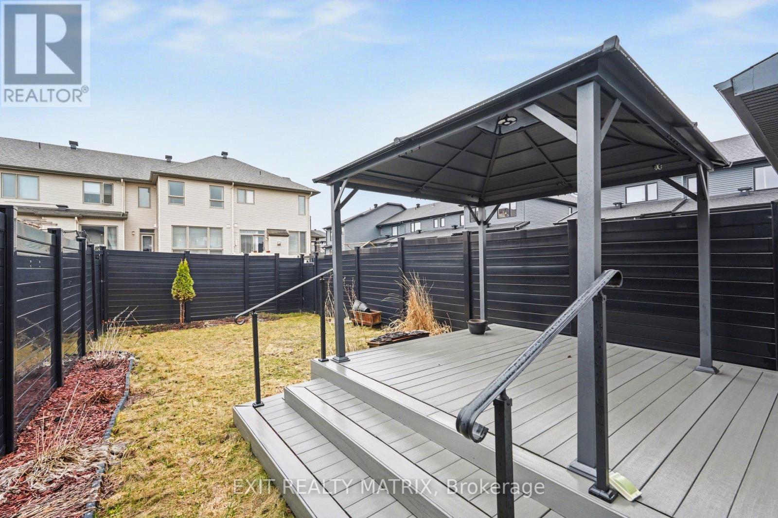 656 Putney Crescent W