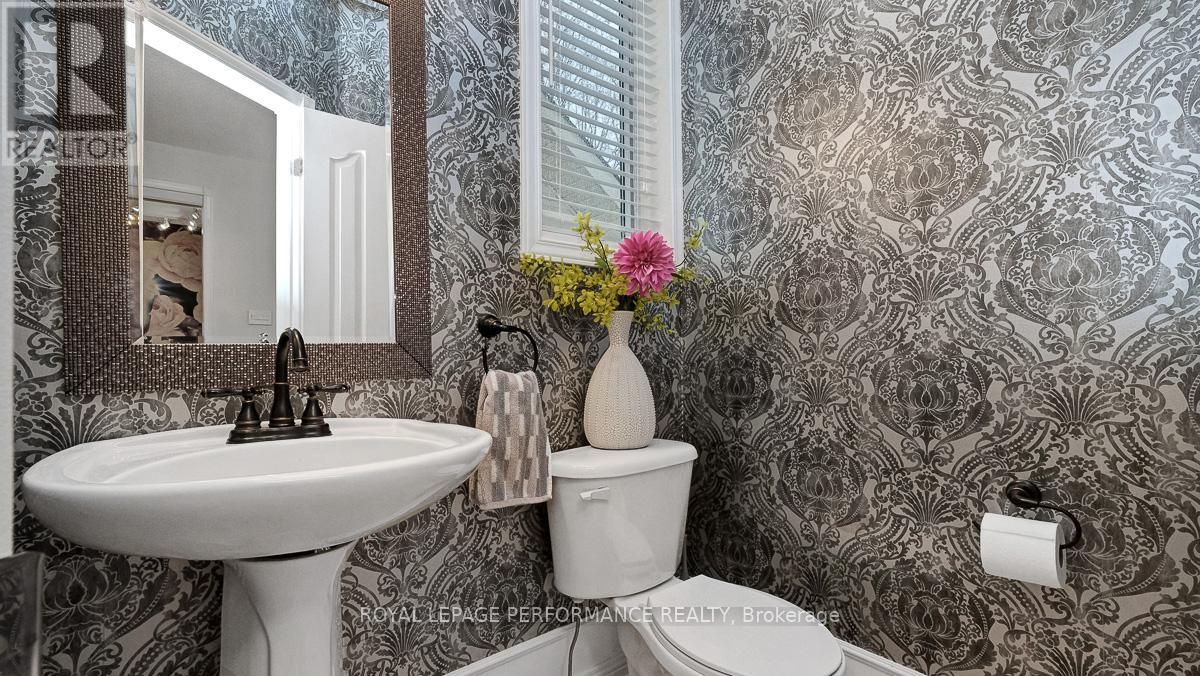 40 Rivergreen Crescent