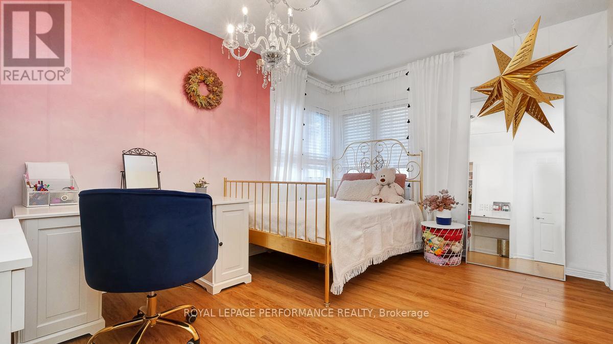 40 Rivergreen Crescent