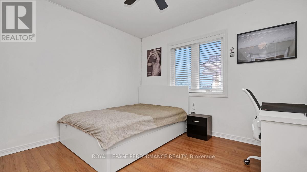 40 Rivergreen Crescent