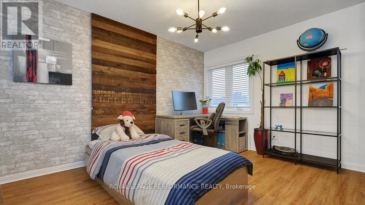 40 Rivergreen Crescent