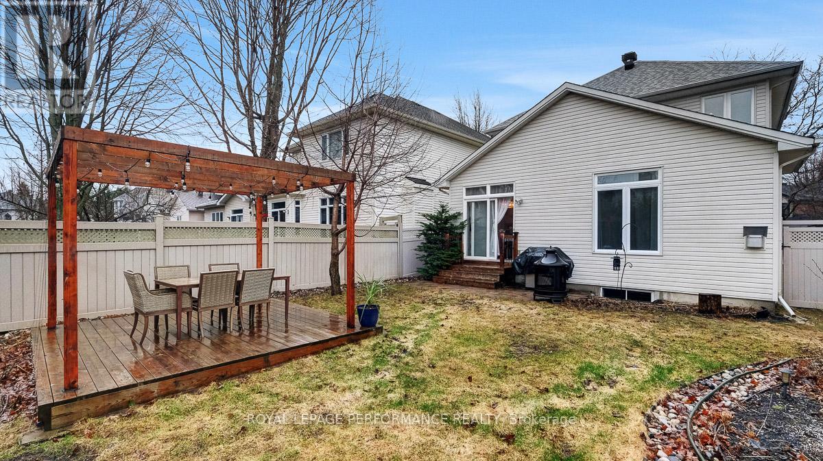 40 Rivergreen Crescent