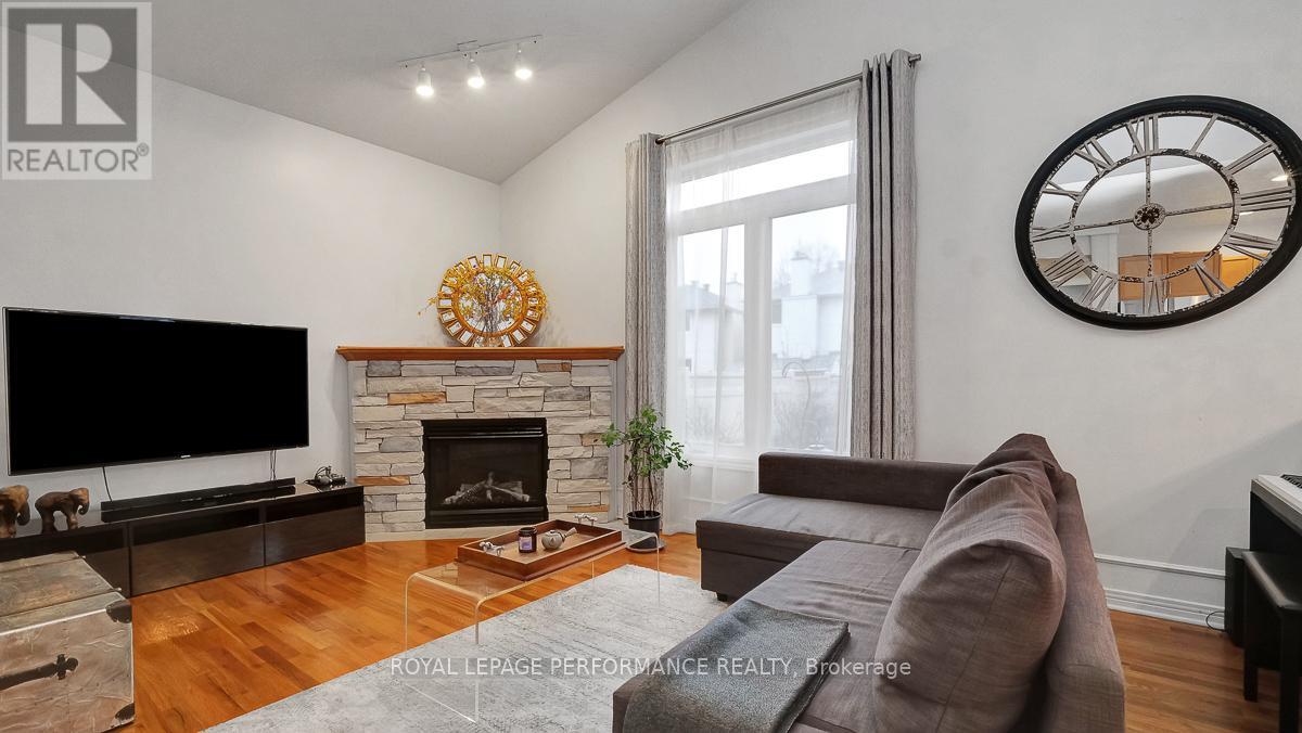 40 Rivergreen Crescent