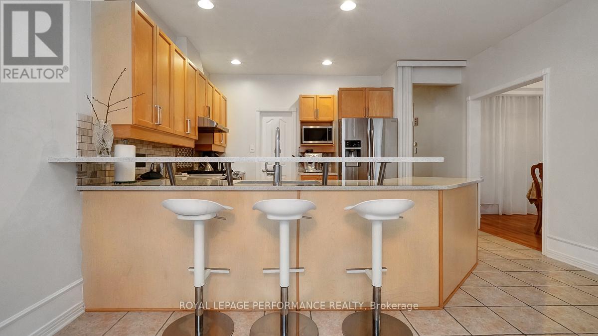 40 Rivergreen Crescent