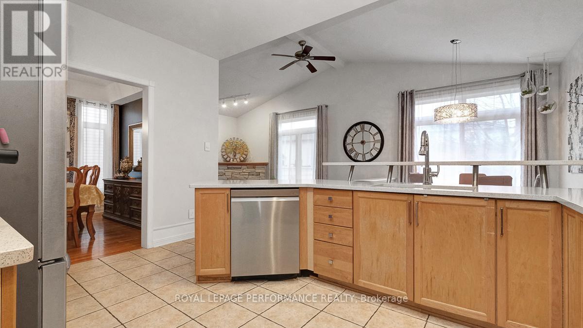 40 Rivergreen Crescent