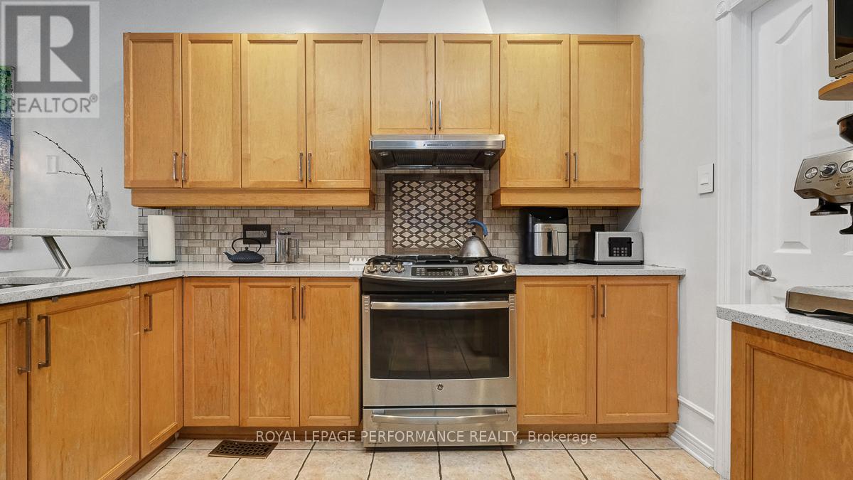 40 Rivergreen Crescent