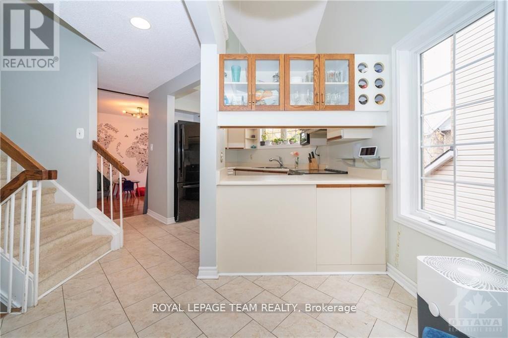 2982 Richmond Road S