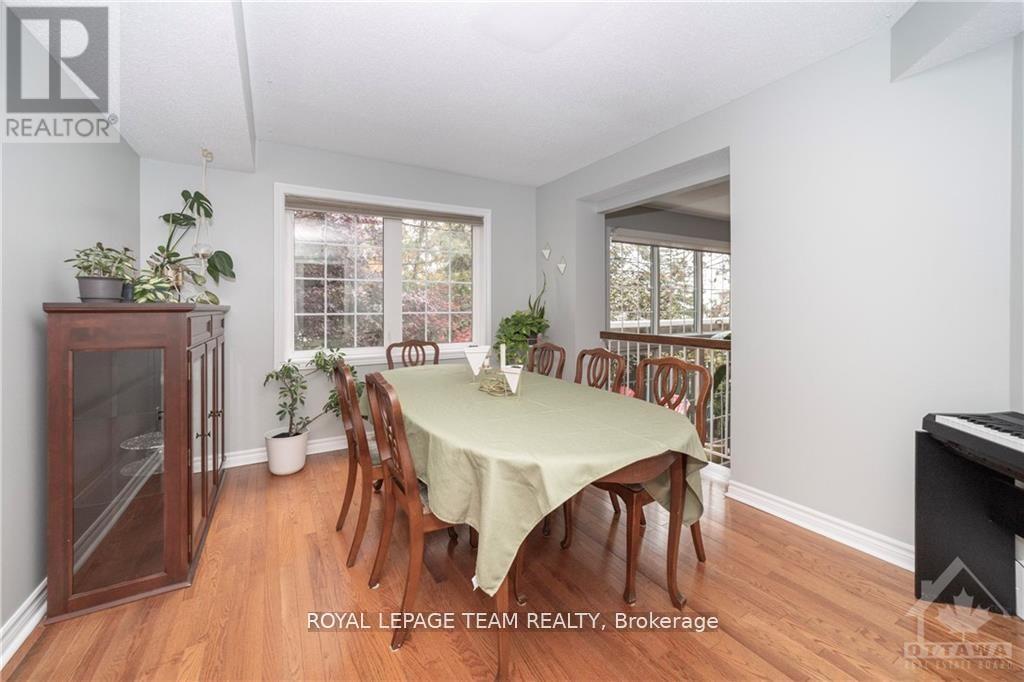 2982 Richmond Road S