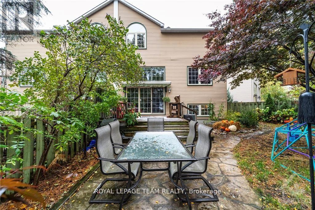 2982 Richmond Road S