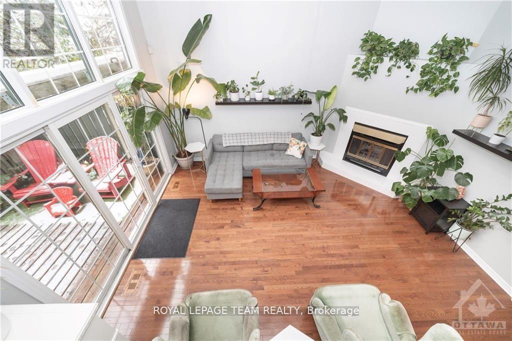 2982 Richmond Road S