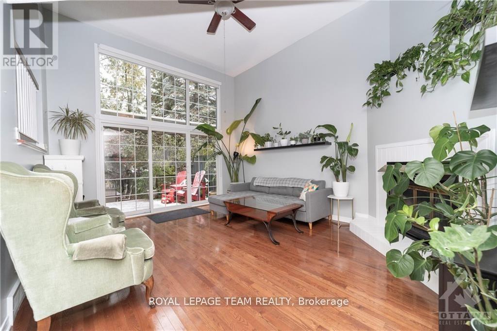 2982 Richmond Road S