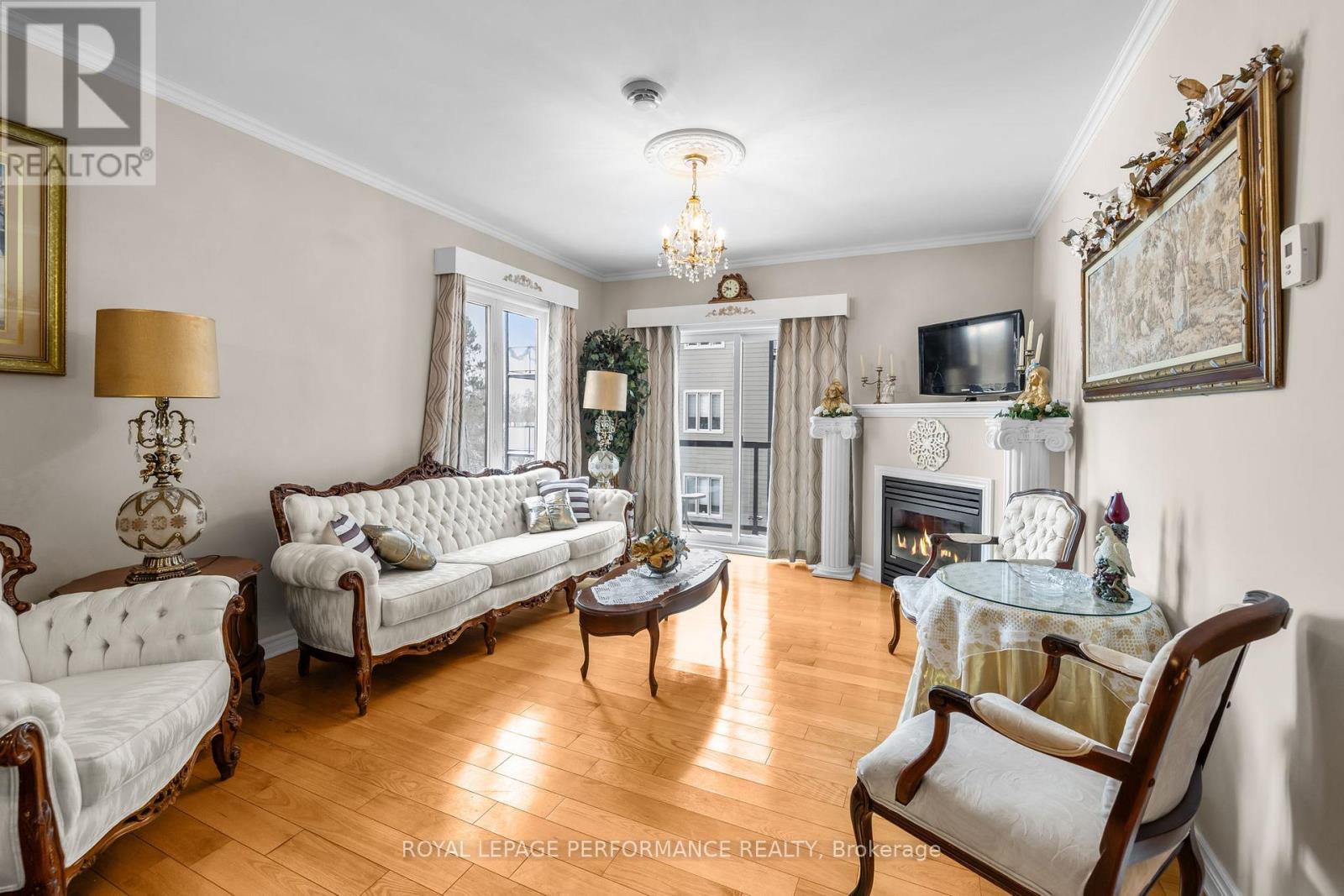 205 - 300 Solstice Crescent