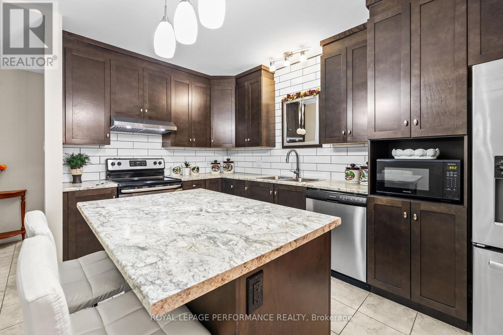 205 - 300 Solstice Crescent