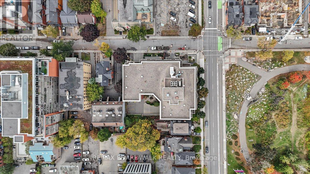 #ph804 - 320 Mcleod Street