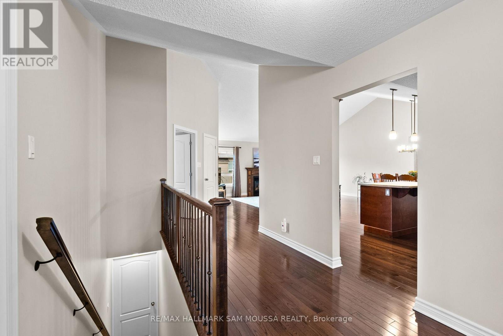 631 Robert Hill Street