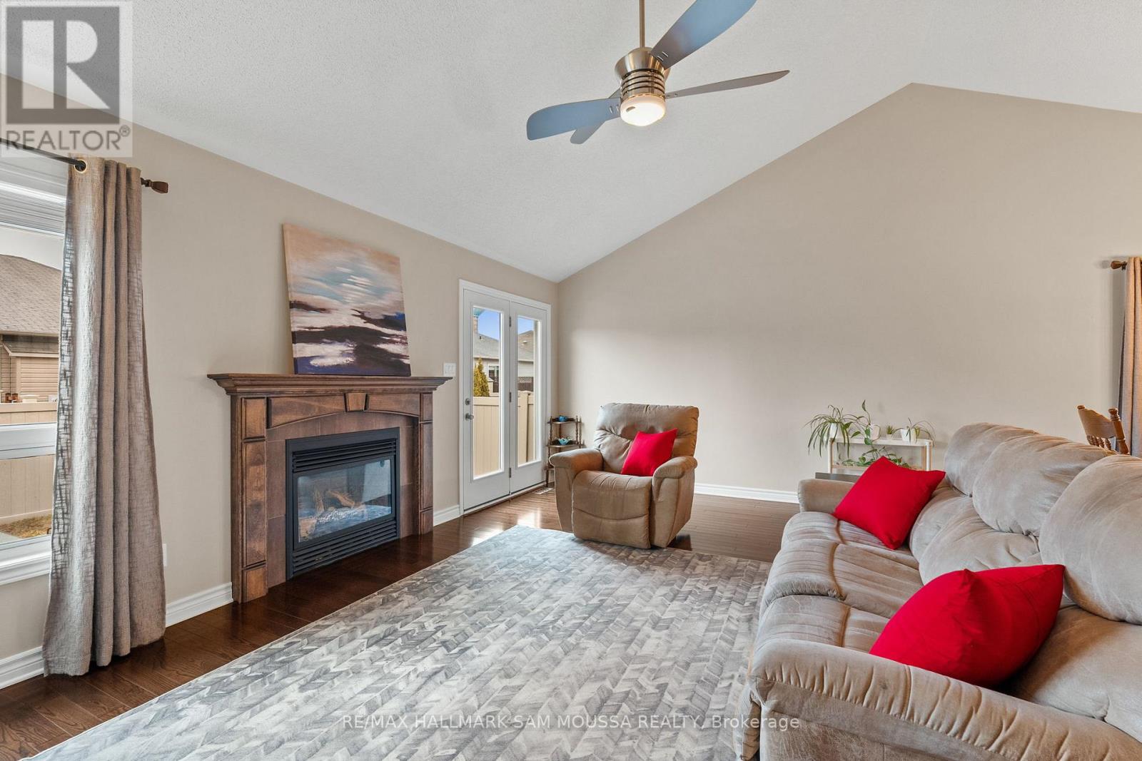 631 Robert Hill Street