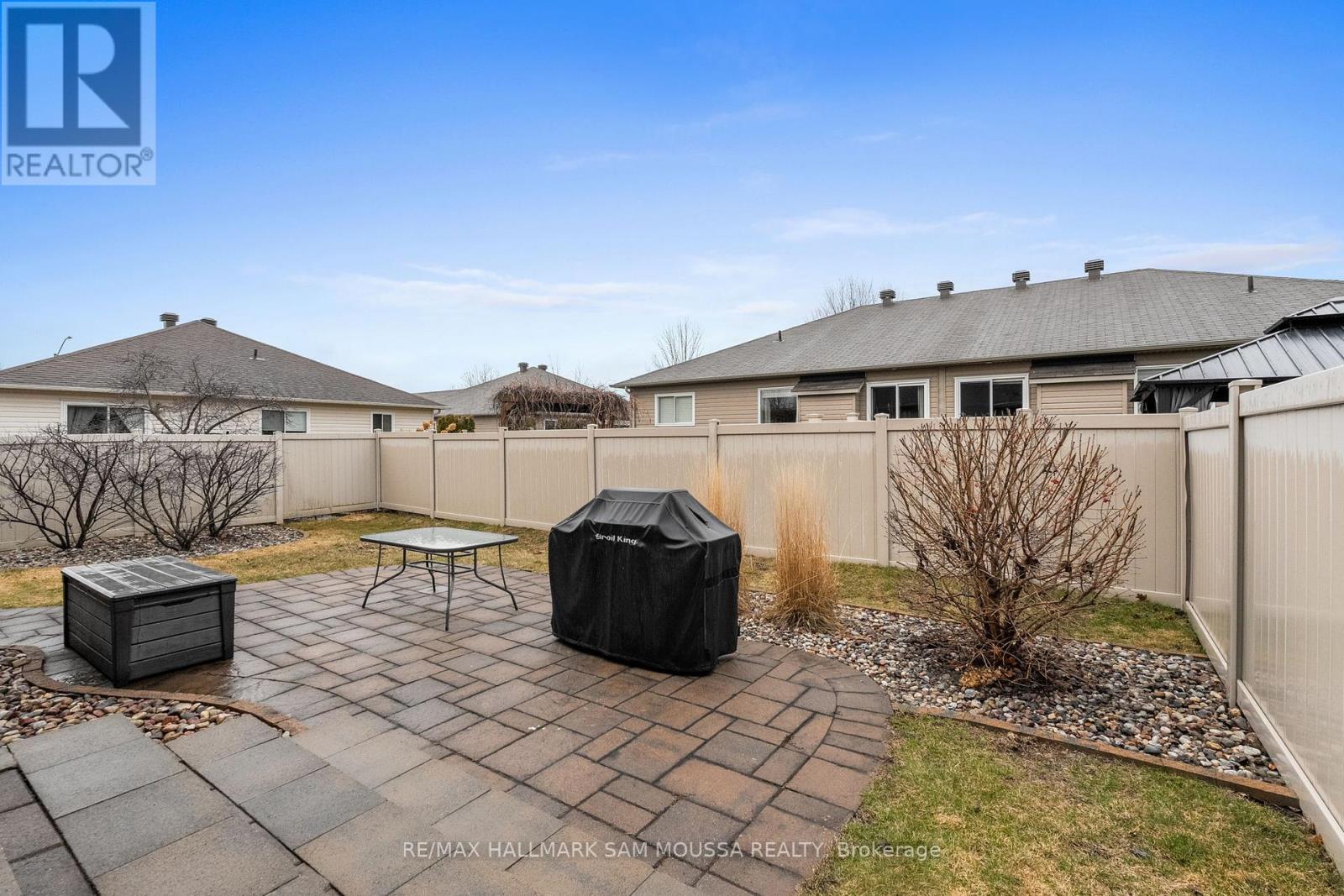 631 Robert Hill Street