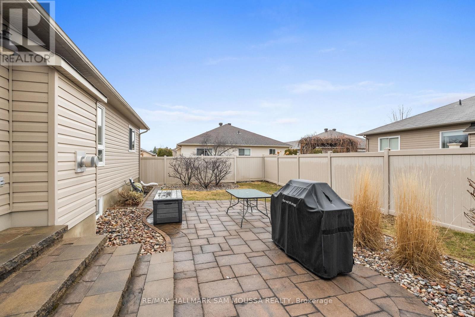 631 Robert Hill Street