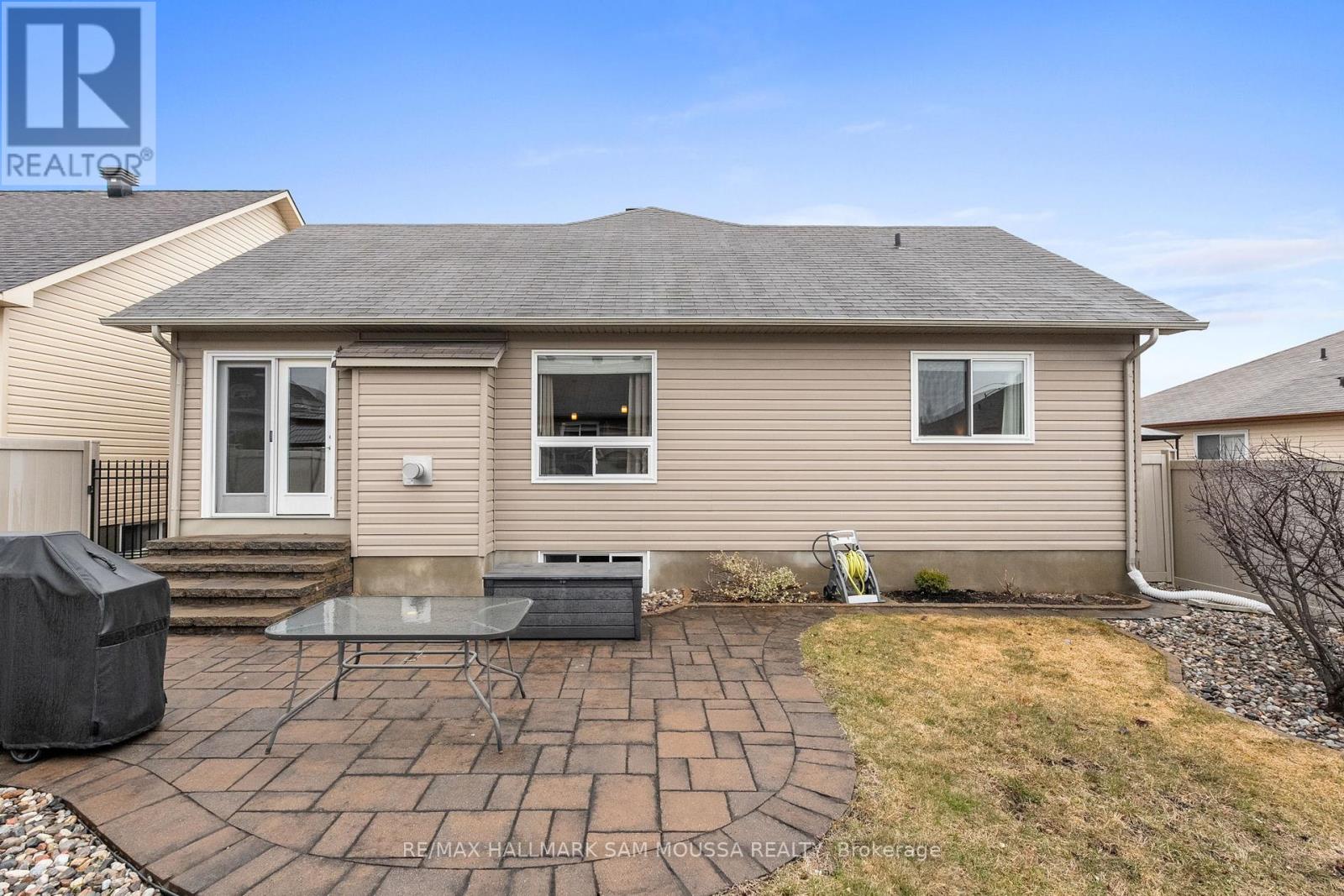 631 Robert Hill Street