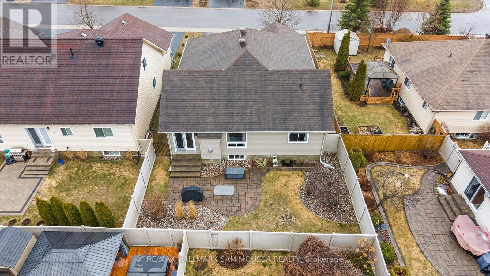 631 Robert Hill Street