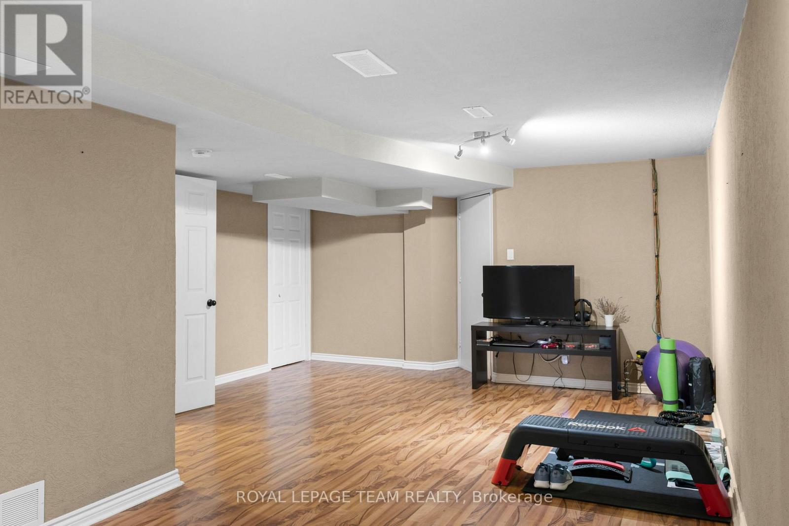 152 Hunterswood Crescent