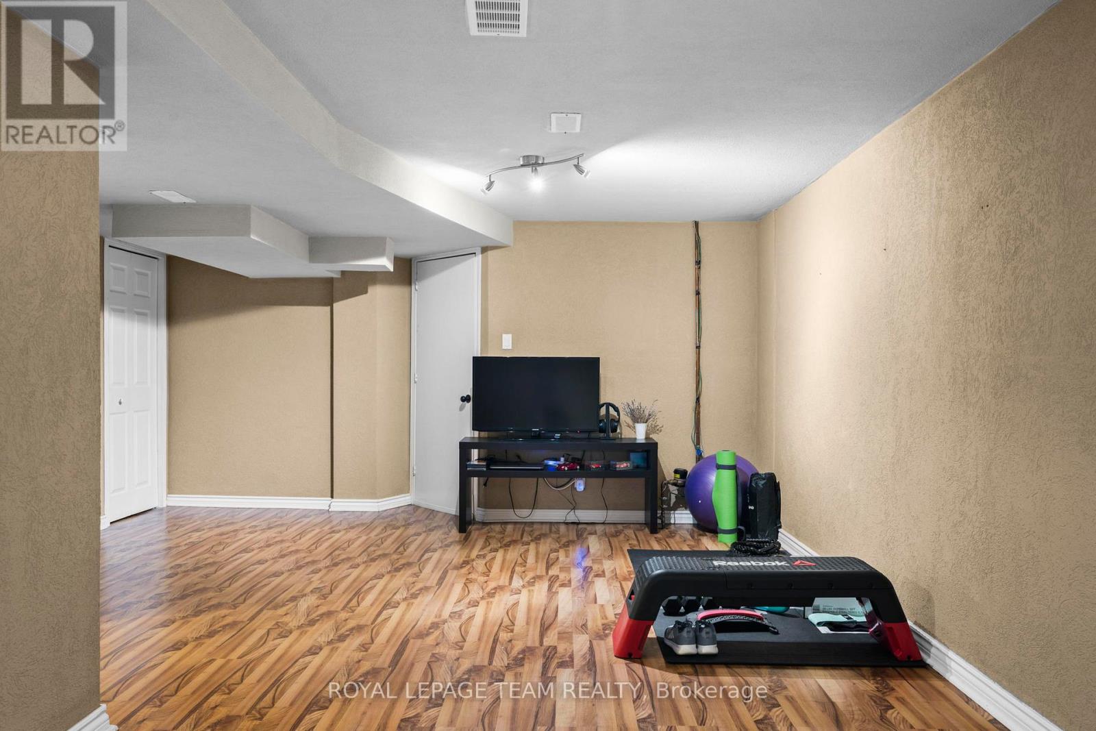 152 Hunterswood Crescent