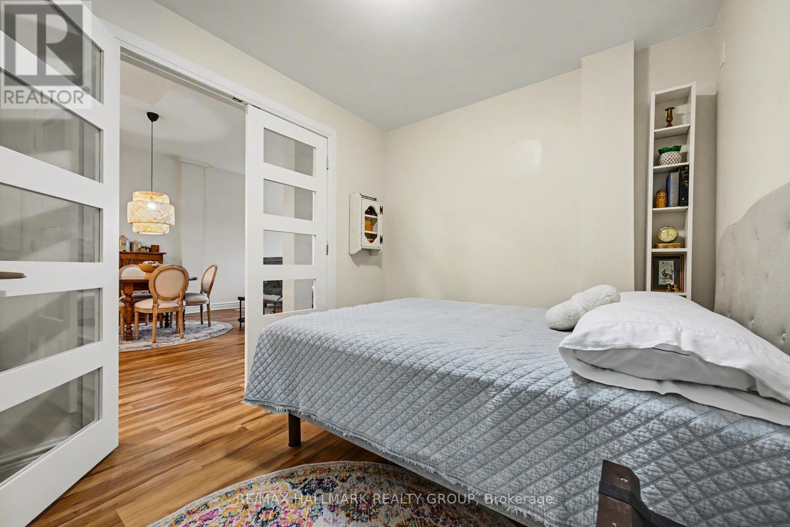 206 - 1 Rosamond Street E