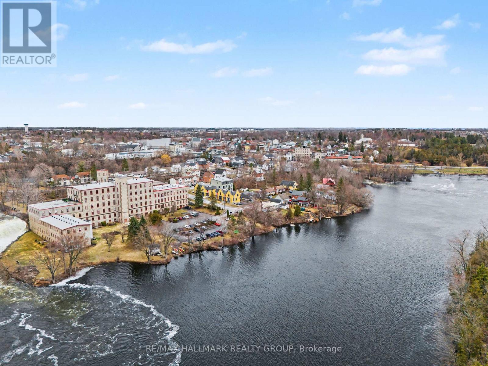 206 - 1 Rosamond Street E