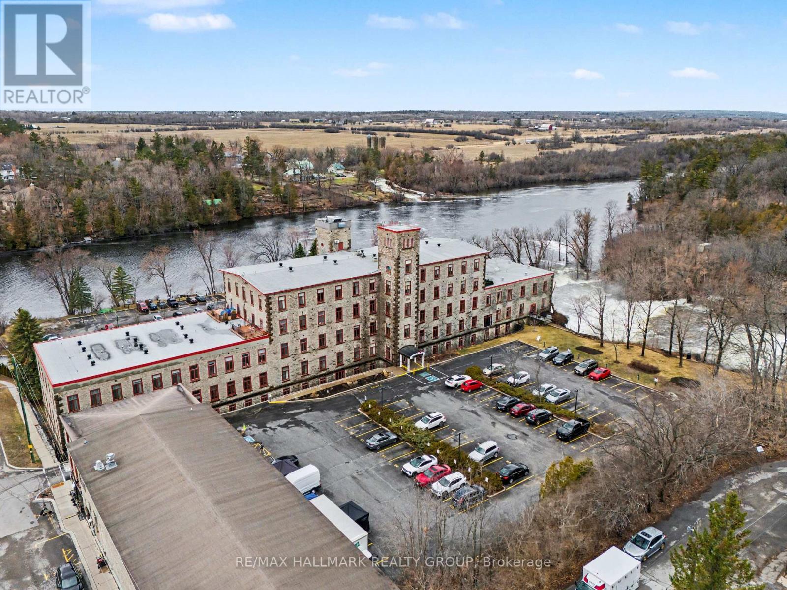 206 - 1 Rosamond Street E