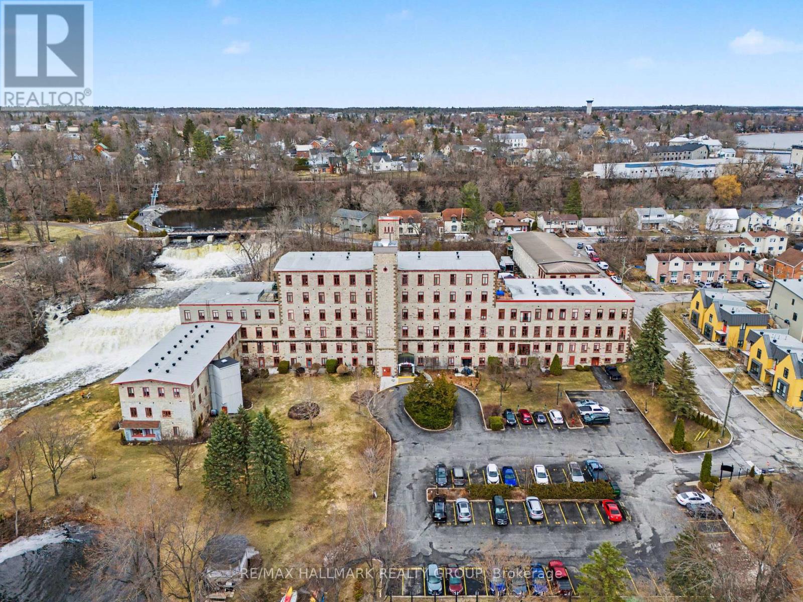 206 - 1 Rosamond Street E